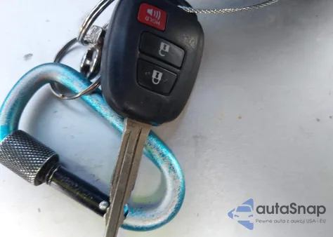 2017 Toyota Rav4 Le z USA, uszkodzony, nr VIN JTMZFREV9HJ132470